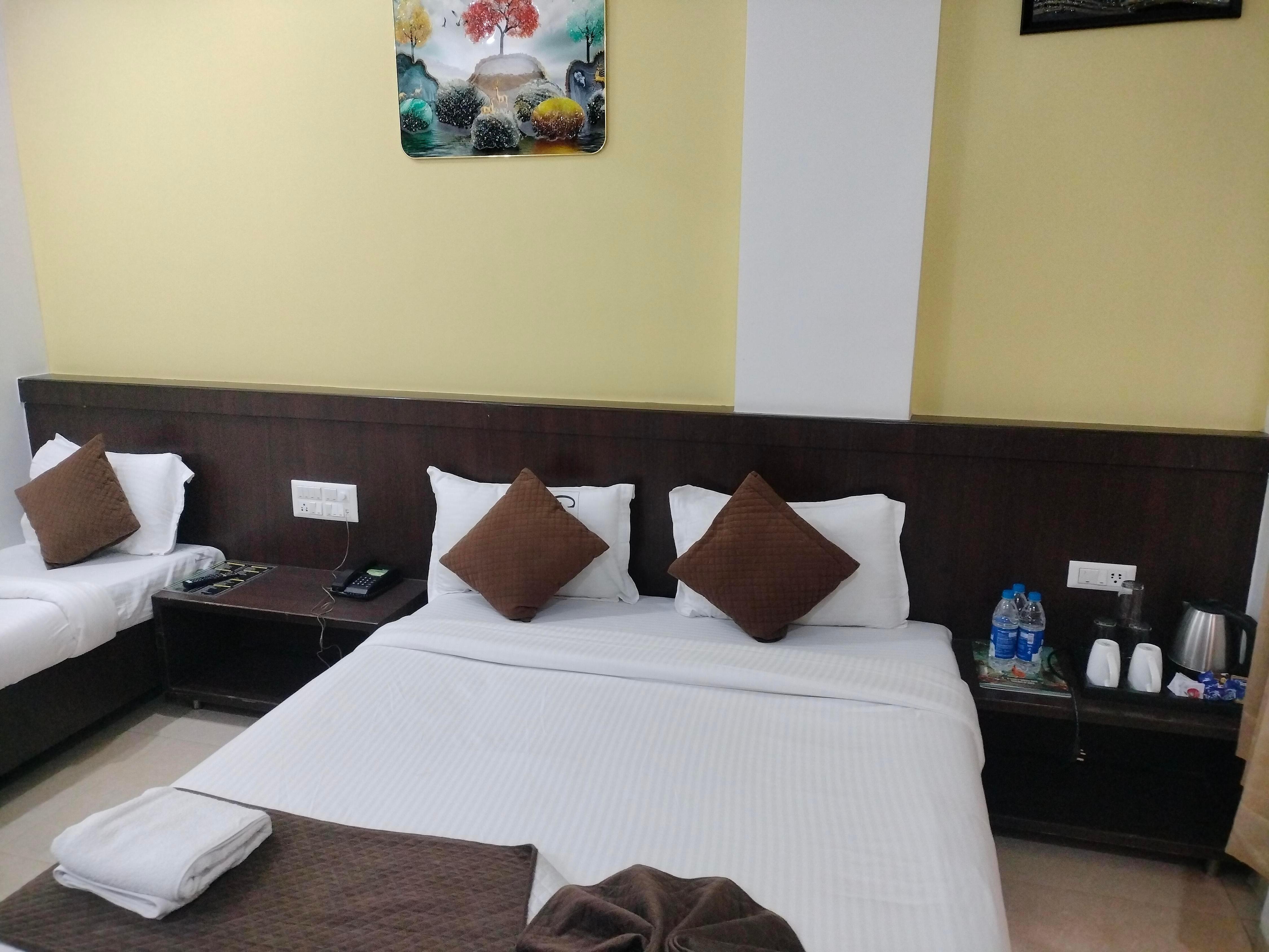 Hotel Mathura Inn - Tap to explore photos