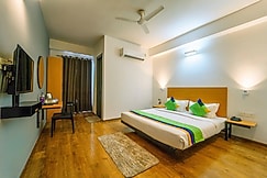 Treebo Diamond View, Noida