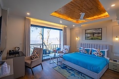 Perfectstayz Premium Westend @ Mall Road