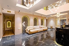 CVRS Hotel Glass Bird, Kottapeta