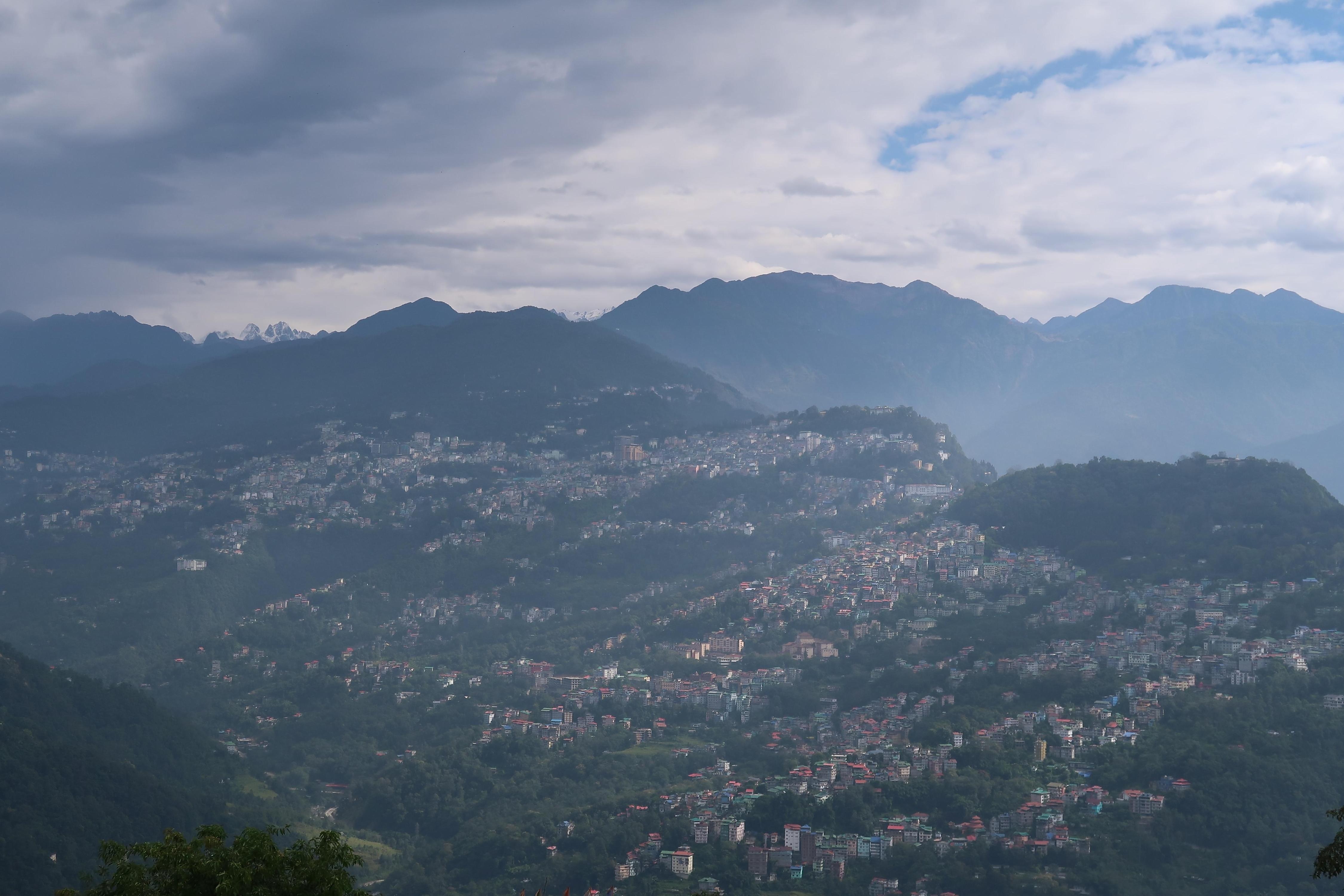 THEHIVEGANGTOK - Tap to explore photos