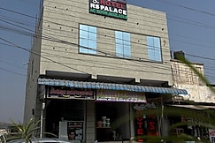 Hotel R.S. PALACE, Tonk