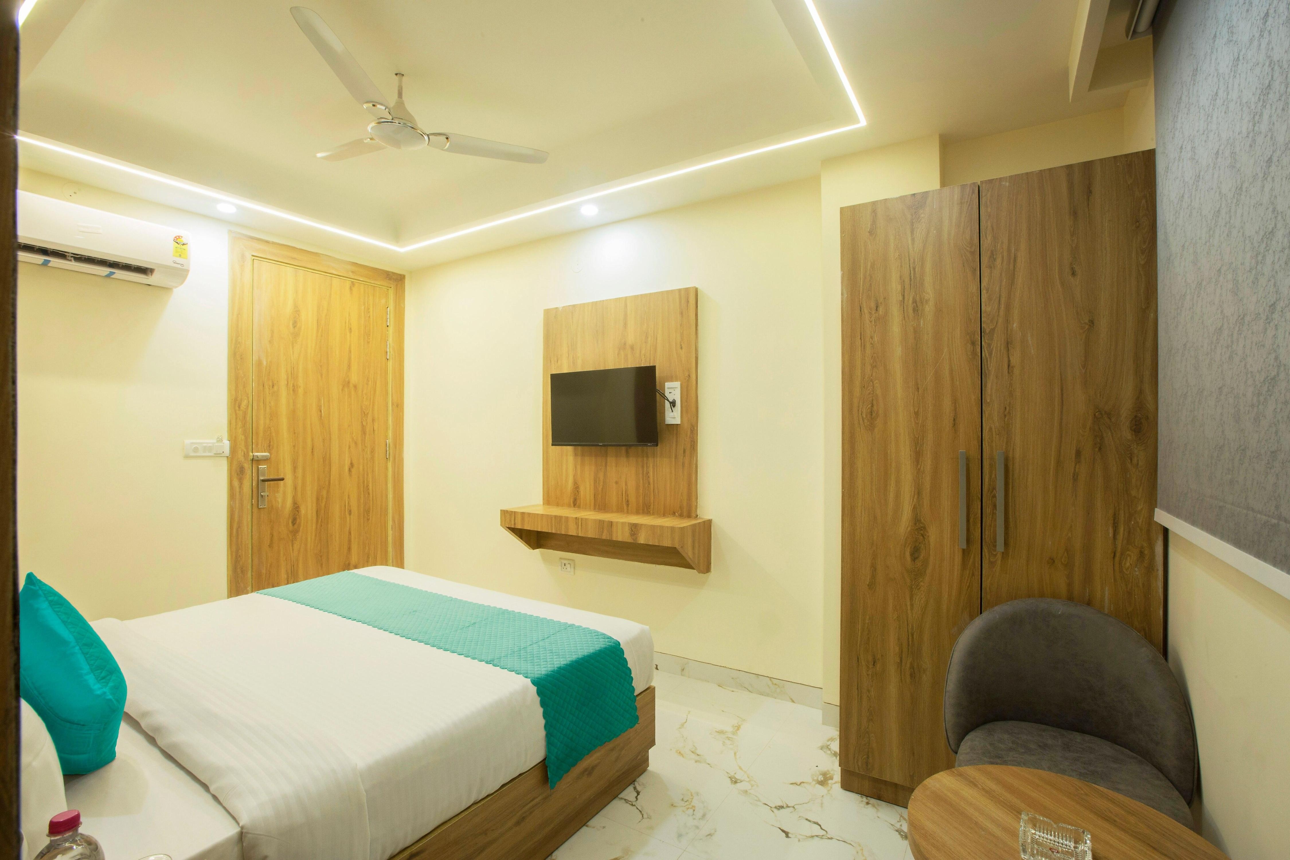 Hotel Luxe Stay - Delhi Airport - Tap to explore photos