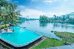 Mia Riaan Lake View Resort, Thrissur