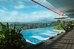 Kandy Myst by Cinnamon, Kandy