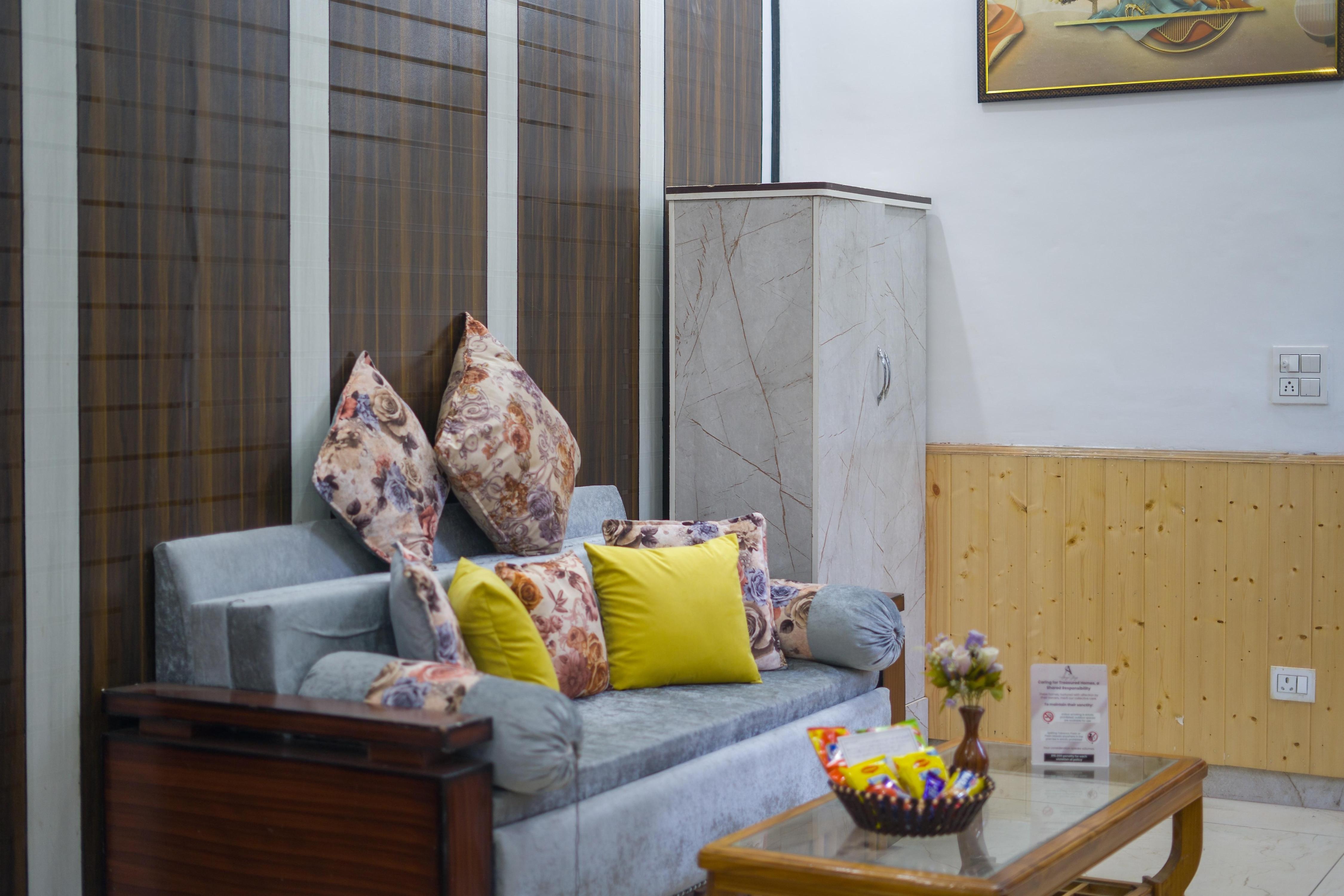 Alaya Stays with Hill View and Garden | Vihaan Dew - Tap to explore photos
