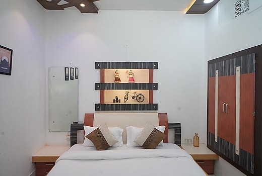 Raahi Luxury Stay | Near Kashi Vishwanath templ