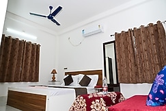 DIYA HOMESTAY, Tarapith