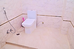 Luvkush Stays, Gonda