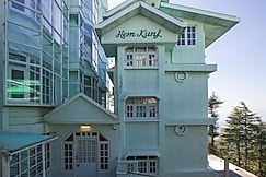 Lavish 2 BHK Apartment with Hill views & Garden, Shimla