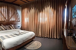 The Himalayan Hobbit House, Binsar