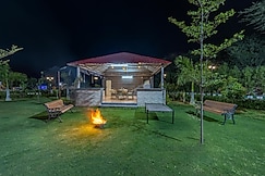 Blissful 5 BHK Villa with Pool, Bhiwadi