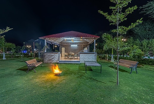 Blissful 5 BHK Villa with Pool