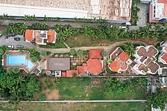 Redwoods resort and hotel, Chennai