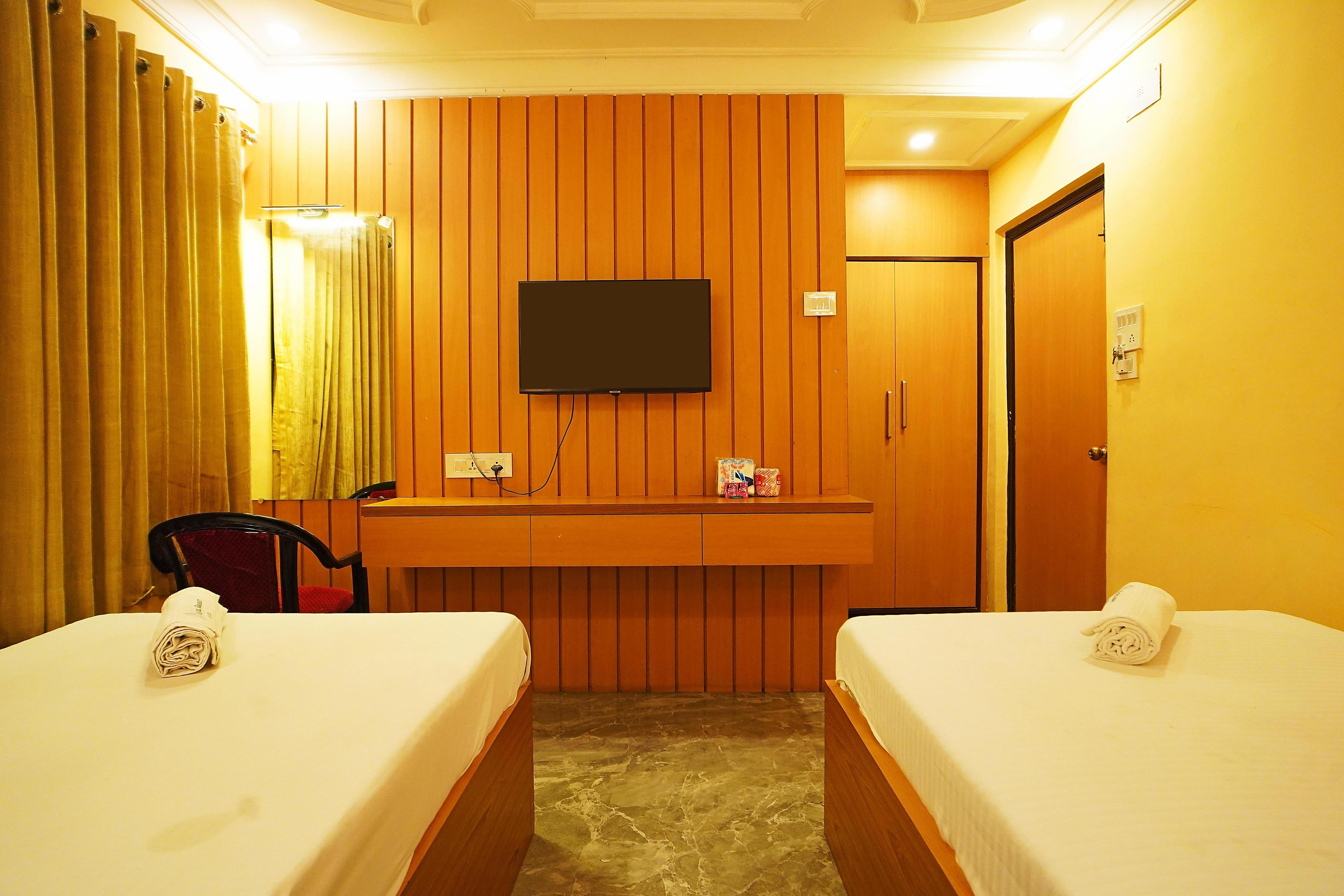 Hotel Samrat Marquis Street - Tap to explore photos