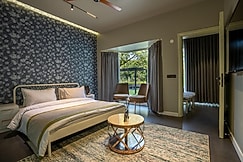 Twin Palms   Luxury Farm Living, Delhi