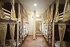 Dolphin Dormitory Hotel, Pratapgarh