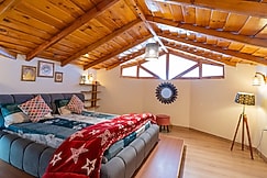 Unravel 2Bedroom Attic Floor Sukoon Villa, Nainital