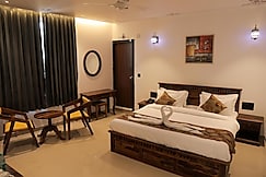 Hotel Paras, Chittorgarh