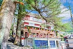 Green view Rooms and Restaurant near Bhagsu waterfall, Dharamshala