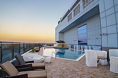 Seven Seas Hotel, Sharjah