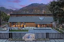 ZANA Luxury Suites and Cottages, Jim Corbett (Ramnagar)