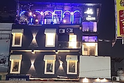 The Clock Tower Rooms & Cafe, Rishikesh