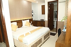 Flourish Stay Saket near Max Hospital, Delhi