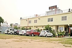 MAMTA LAWNs, Ayodhya