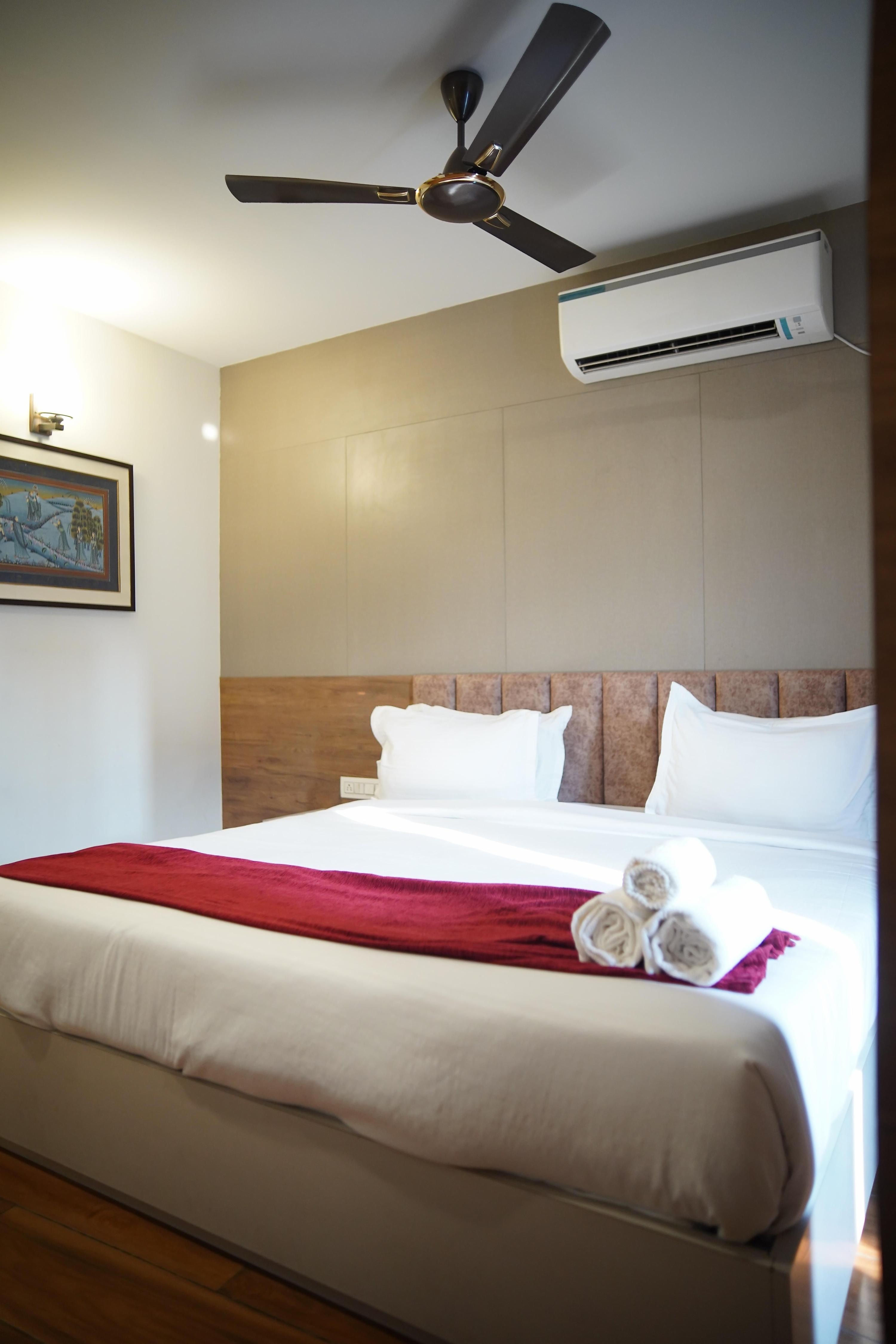 INDUS TIARA- A CORPORATE BOUTIQUE HOTEL - Tap to explore photos