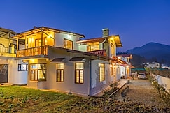 Alaya Stays 3BHK Rose Haven near Kainchi Dham, Naukuchiatal