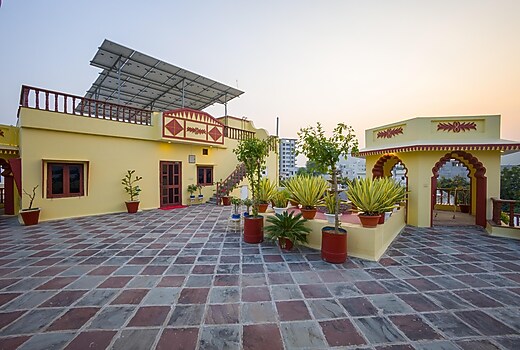 Alaya Stays Abhimanyu Mansion Pearl 6 BHK with Rajasthani Decor
