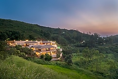 SaffronStays Skyfall, Warora