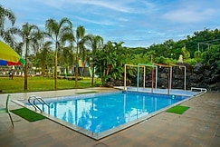 Rio Royale Resort, Neral