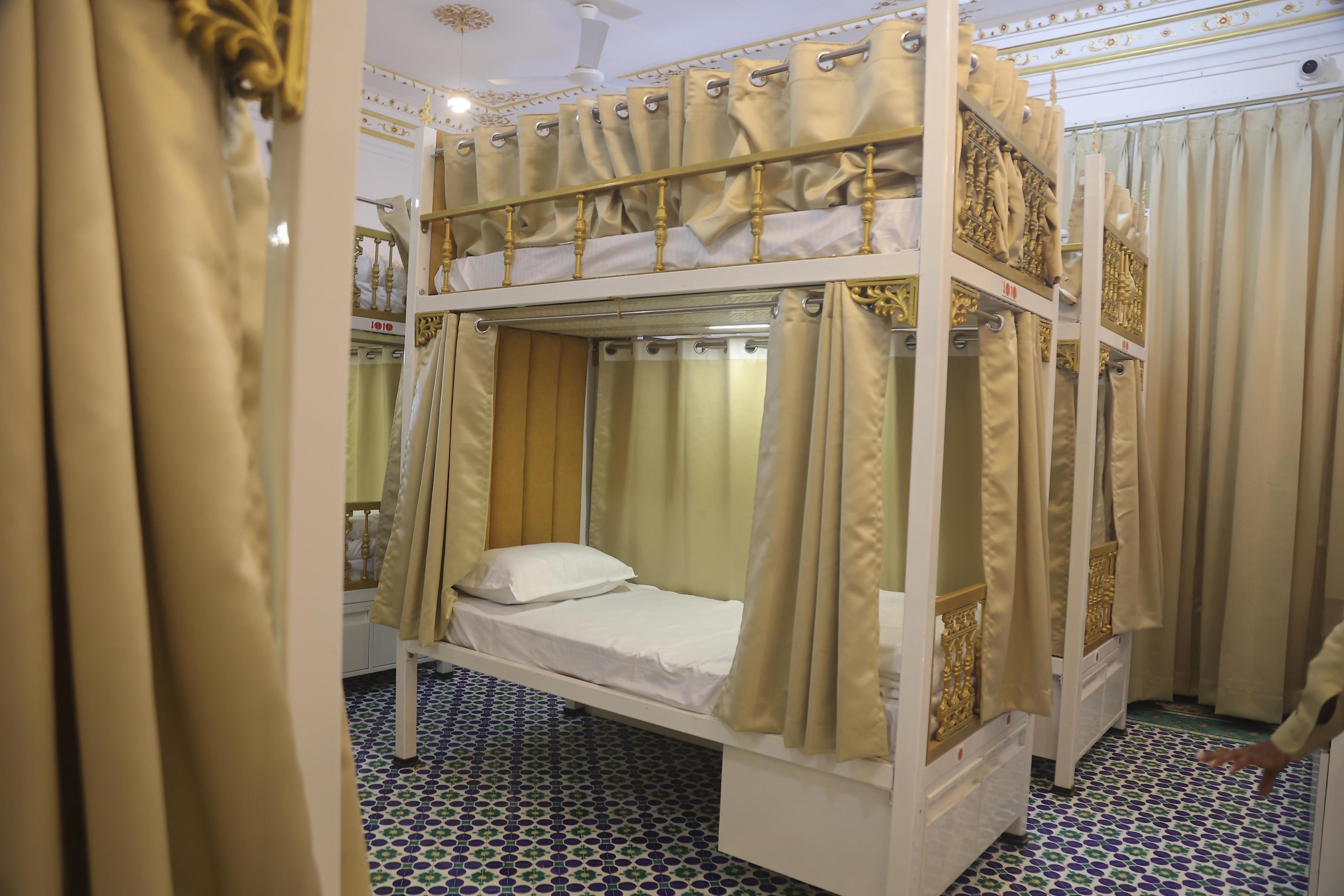 AANCHAL MAHAL DORMITORY &ROOMS - Tap to explore photos
