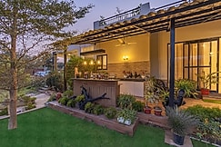 Alaya Stays Dacha 3 BHK with Jacuzzi & Outdoor Bar, Palwal