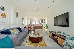 tisyastays | Emerald 3BHK Penthouse with Pvt Jacuzzi, Goa