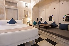 Madri Retreat - Heritage Boutique Hotel with Pool, Udaipur