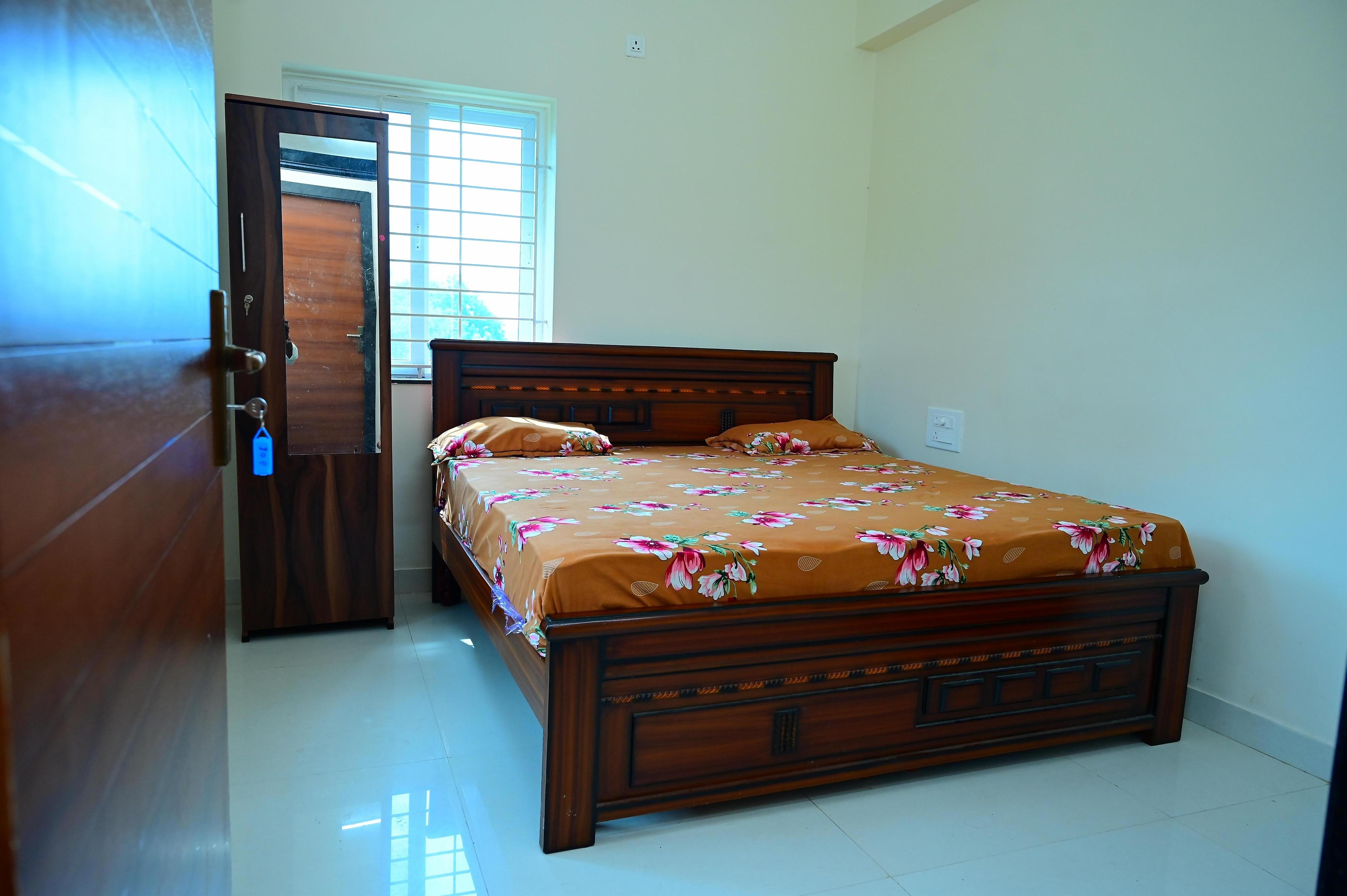 Vaarahi guest inn - Tap to explore photos
