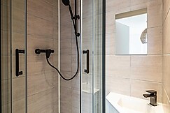 Beautiful 1BR, heart of Suquet/Cannes - 5min beach, Cannes