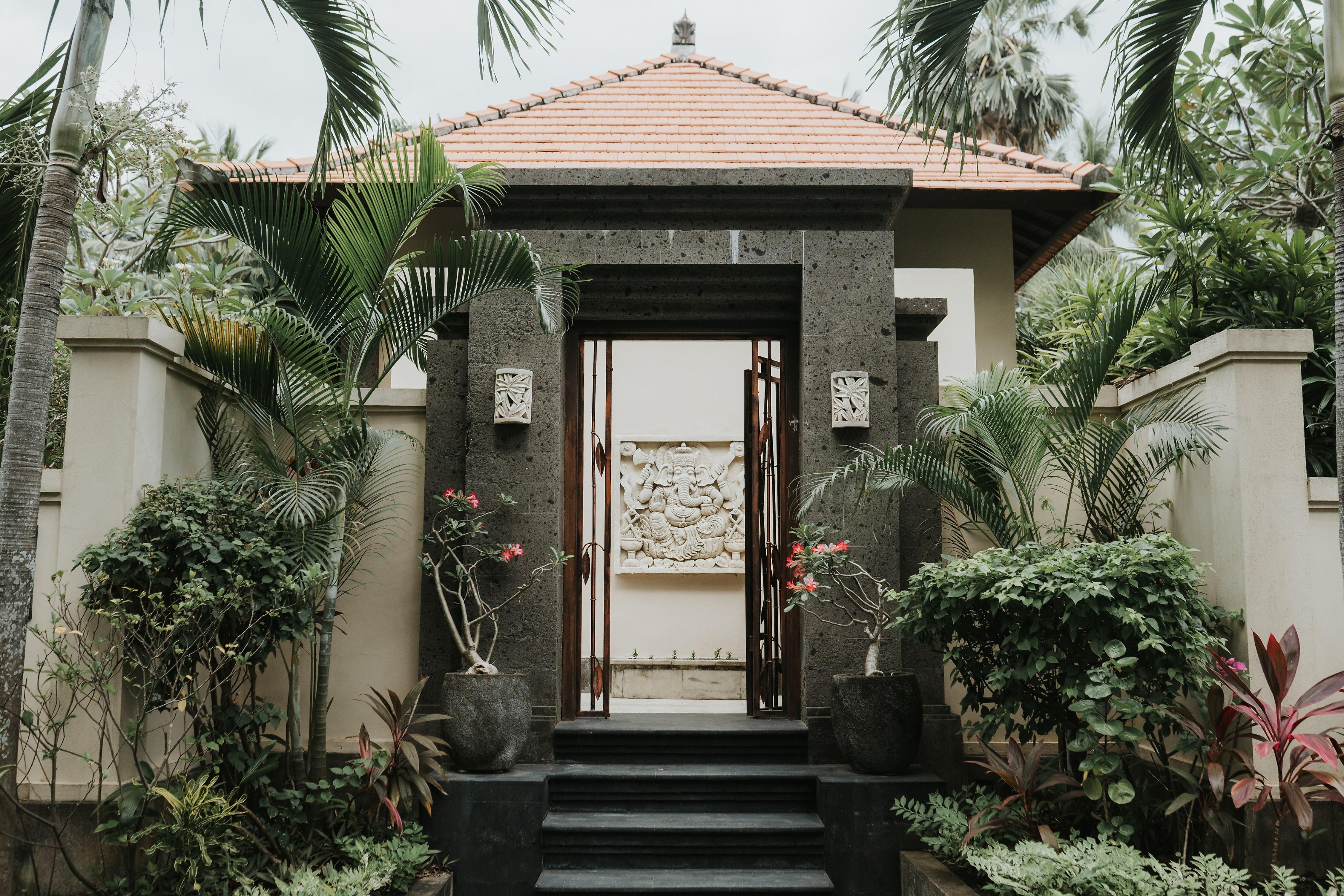 Aloka Bahari Villas - Tap to explore photos