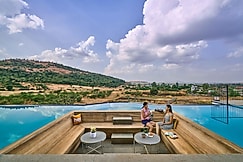 SaffronStays AnjanAiry, Trimbak