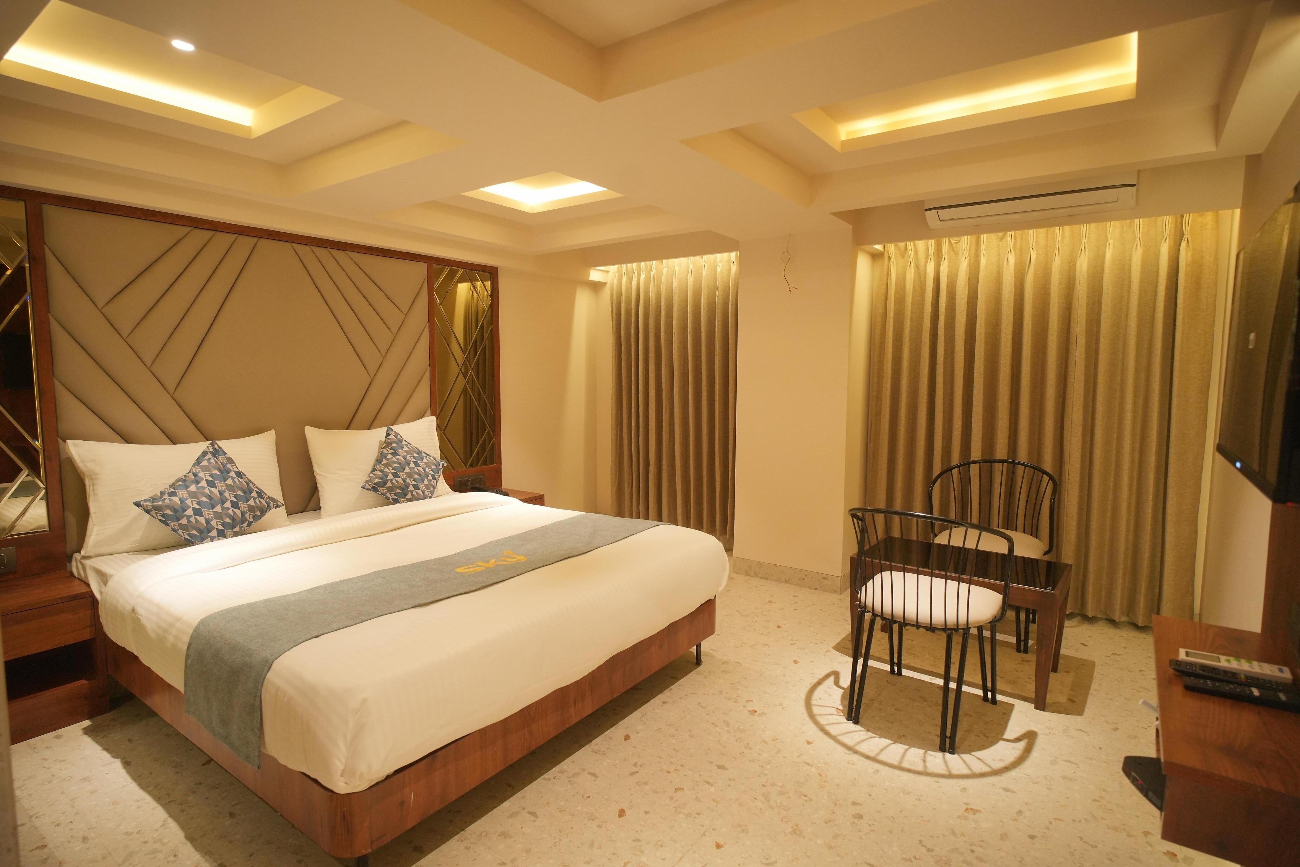 Sky Executive Rooms - Tap to explore photos