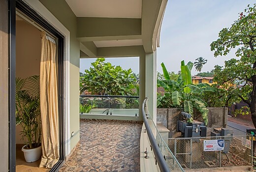 Elegant 2 BHK Apartment with Pool & Lift
