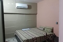 Holkar Seva Sadan, Vrindavan
