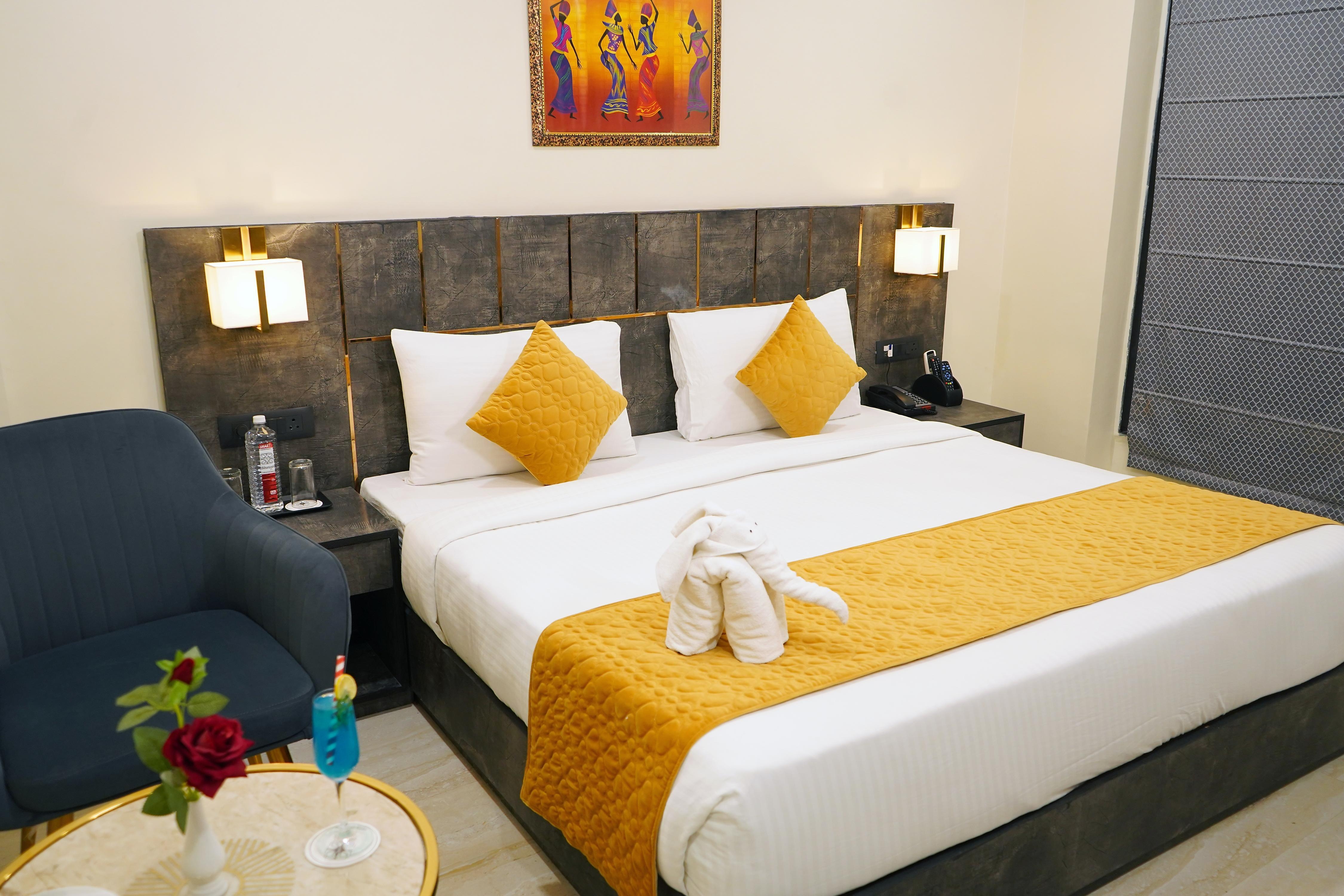 ShriGo Hotel Banaras - Tap to explore photos