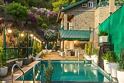 StayVista at Cherry @ Villa Montierra, Kasauli