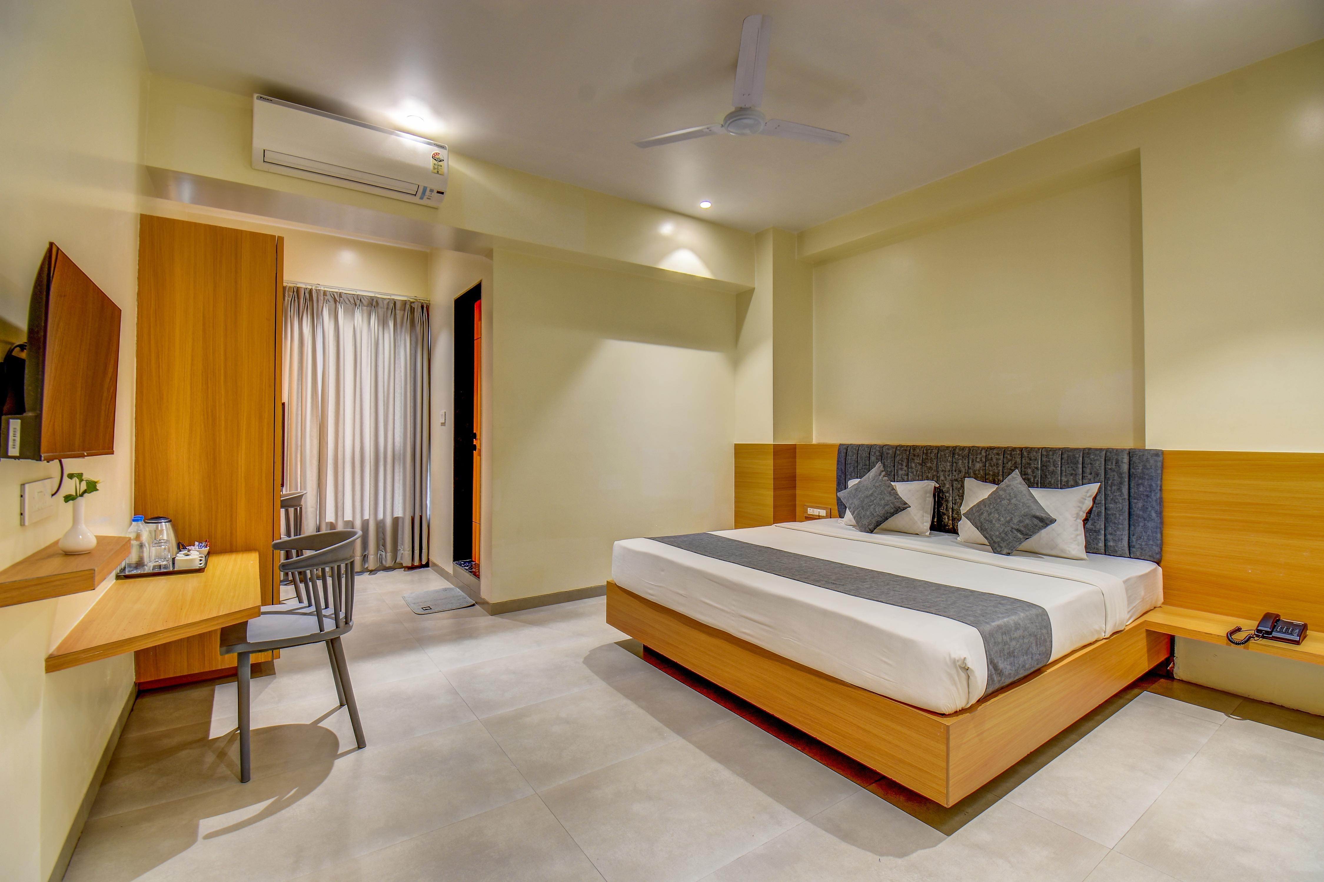 Deluxe Room 1
