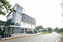 Grand Parassini by Staymax., Talipparamba