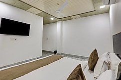 Hotel Corner View, Delhi